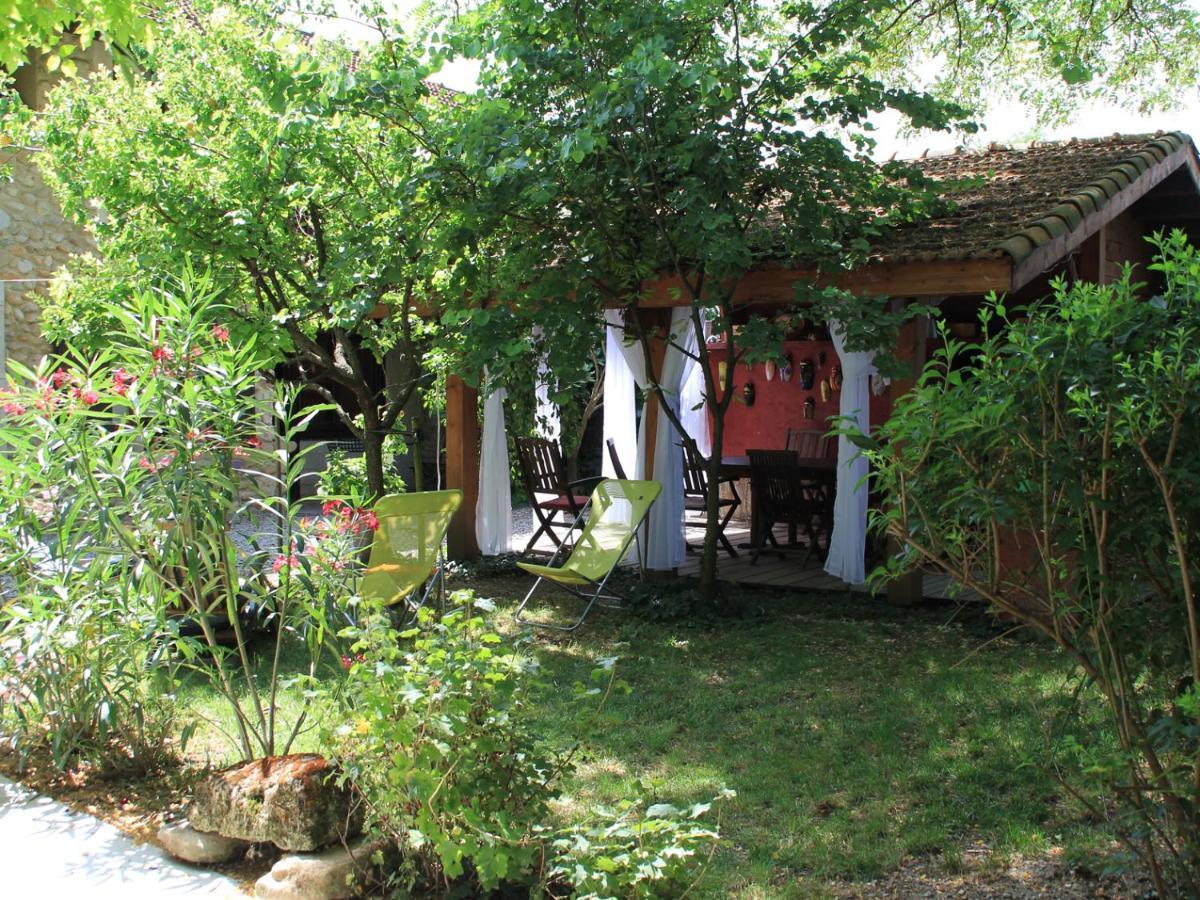 Bed and Breakfast Les Pascals Saint-Paul-les-Romans Екстер'єр фото