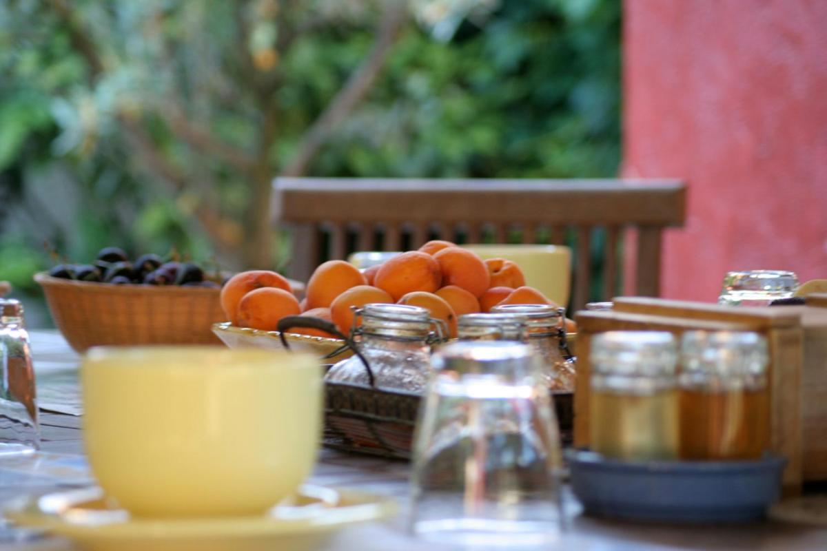 Bed and Breakfast Les Pascals Saint-Paul-les-Romans Екстер'єр фото