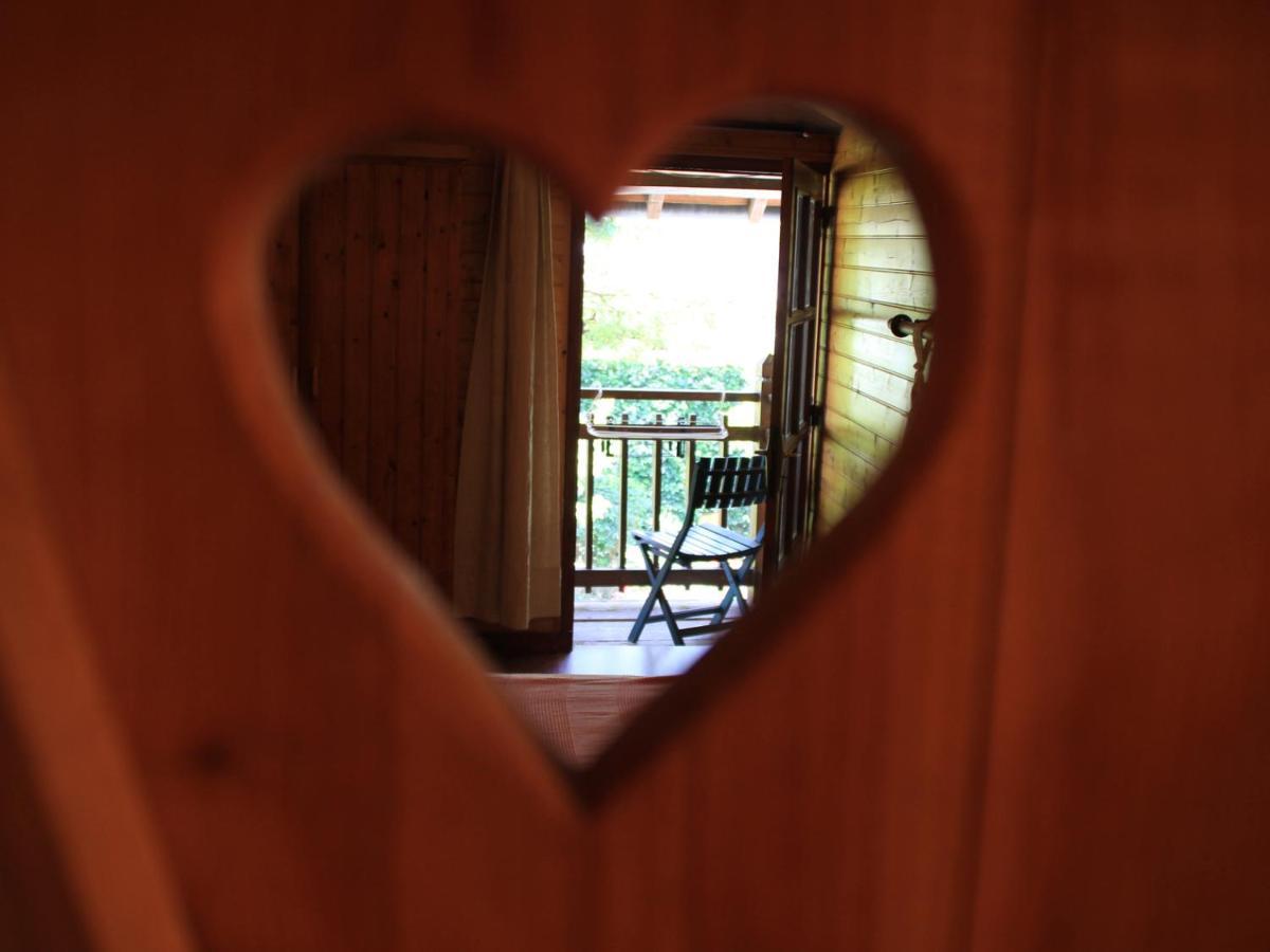 Bed and Breakfast Les Pascals Saint-Paul-les-Romans Екстер'єр фото