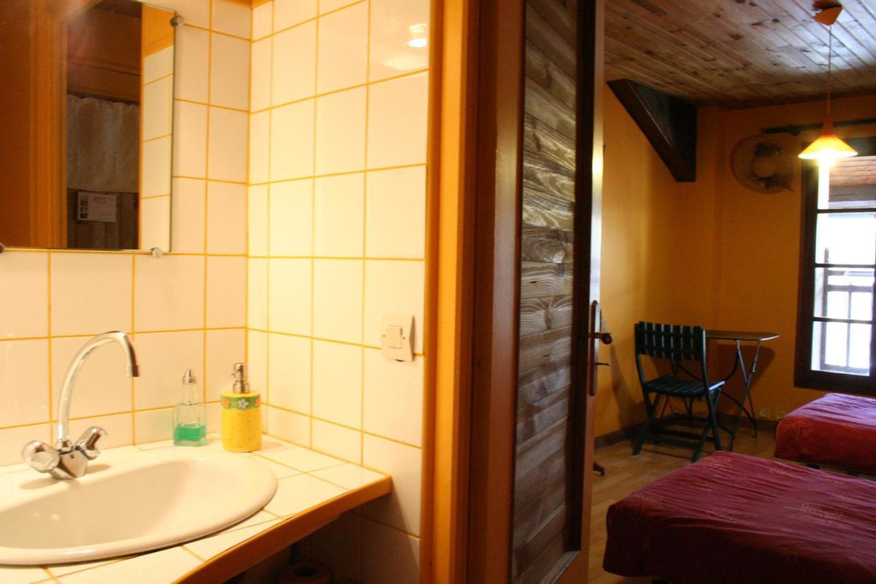 Bed and Breakfast Les Pascals Saint-Paul-les-Romans Екстер'єр фото